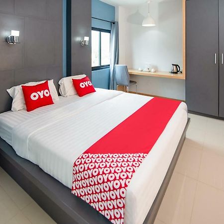 Oyo 303 Phoomjai House Apartment Chalong Exterior photo